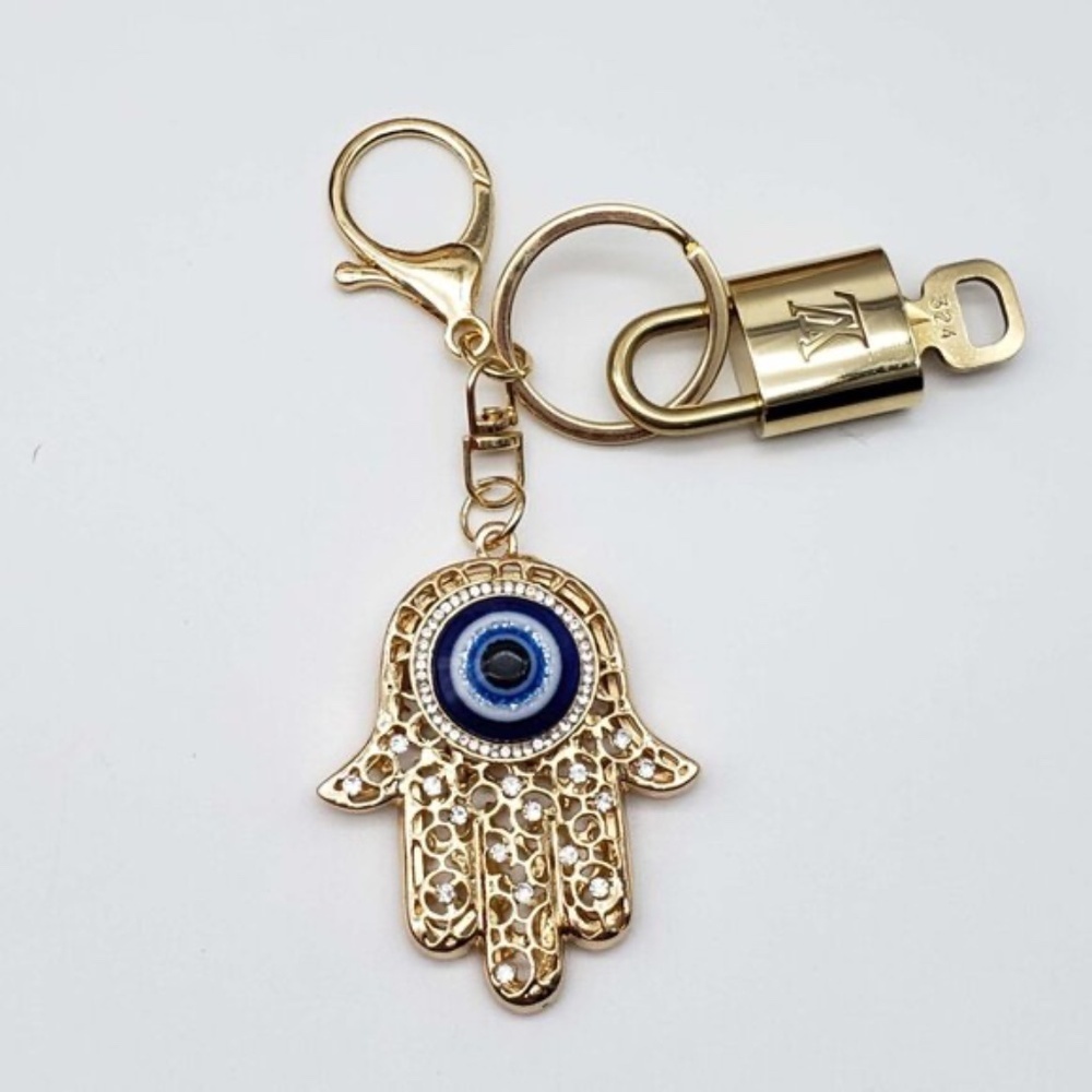 Authentic Louis Vuitton Gold Lock 🔒 Keychain Bag Unbranded Evil Eye Charm LV - Picture 2 of 6